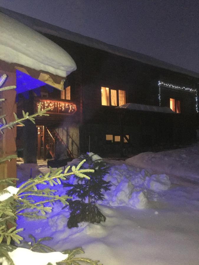 У Гриніва Polyanitsa Popovichevskaya Exterior foto