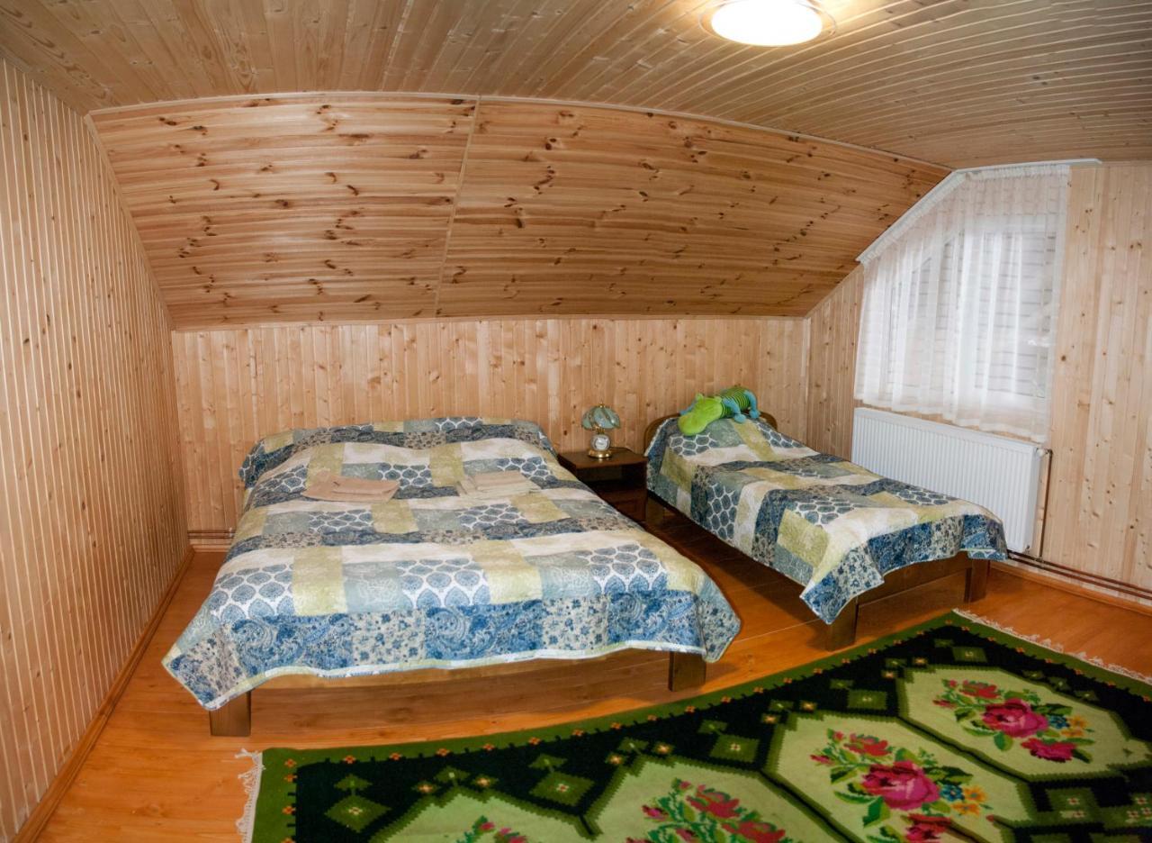 У Гриніва Polyanitsa Popovichevskaya Exterior foto